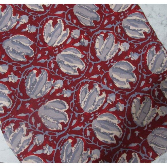 Sur La Table Table Runner Red Blue Floral Tulip 15" X 106" - Picture 1 of 2